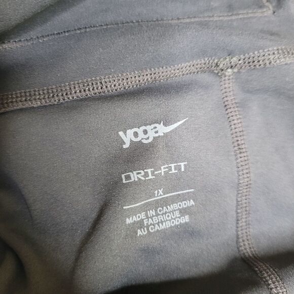 $100 NEW 1X NIKE YOGA LUXE BLACK NUDE TAN FEMININE CURVE SOFT LEGGINGS NWT - Picture 3 of 9